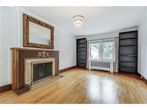 6 Highland Gardens, Welland, ON - Indoor Photo Showing Living Room With Fireplace