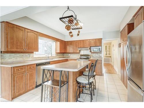 6 Highland Gardens, Welland, ON - Indoor Photo Showing Kitchen