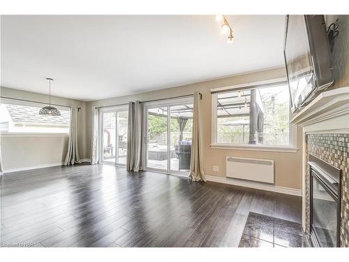 6 Highland Gardens, Welland, ON - Indoor Photo Showing Living Room