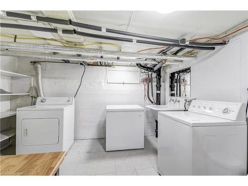 6 Highland Gardens, Welland, ON - Indoor Photo Showing Laundry Room