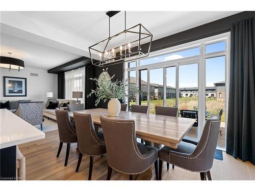 9001 Emily Boulevard, Niagara Falls, ON - Indoor Photo Showing Dining Room