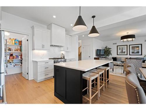 9001 Emily Boulevard, Niagara Falls, ON - Indoor Photo Showing Kitchen With Upgraded Kitchen