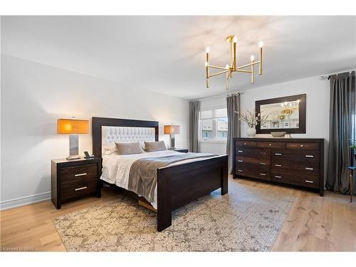 9001 Emily Boulevard, Niagara Falls, ON - Indoor Photo Showing Bedroom