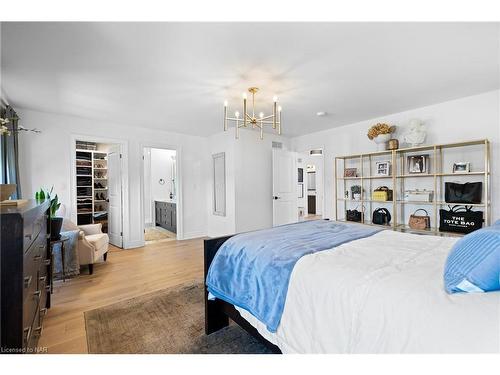 9001 Emily Boulevard, Niagara Falls, ON - Indoor Photo Showing Bedroom