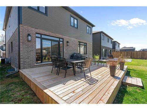 9001 Emily Boulevard, Niagara Falls, ON - Outdoor With Deck Patio Veranda With Exterior