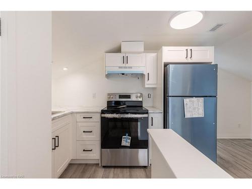 Upper-22-24 Queenston Street, St. Catharines, ON - Indoor Photo Showing Kitchen