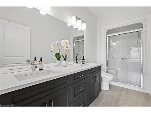 30-154 Port Robinson Road, Fonthill, ON - Indoor Photo Showing Bathroom