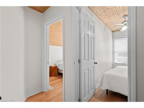 5408 Ontario Avenue, Niagara Falls, ON - Indoor Photo Showing Other Room