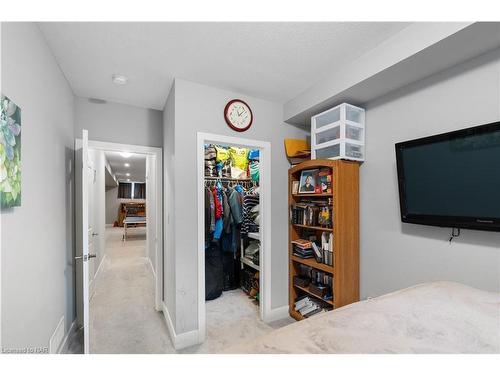 7-1347 Whetherfield Street Street, London, ON - Indoor Photo Showing Bedroom