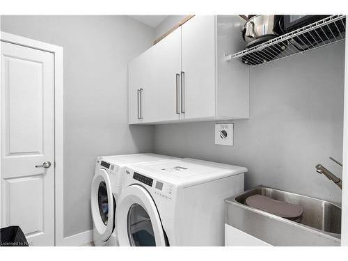 7-1347 Whetherfield Street Street, London, ON - Indoor Photo Showing Laundry Room