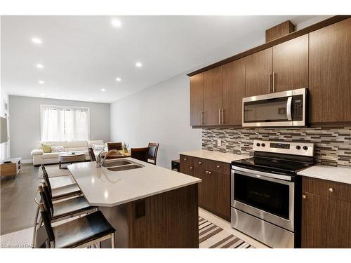 7-1347 Whetherfield Street Street, London, ON - Indoor Photo Showing Kitchen With Double Sink