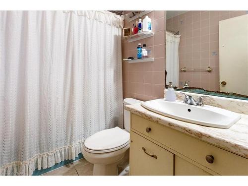 1347 Line 6 Road, Niagara-On-The-Lake, ON - Indoor Photo Showing Bathroom