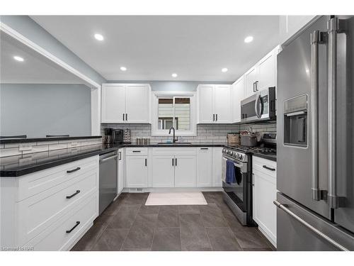 17 Margaret Street, Welland, ON - Indoor Photo Showing Kitchen With Upgraded Kitchen