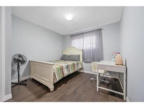 17 Margaret Street, Welland, ON - Indoor Photo Showing Bedroom