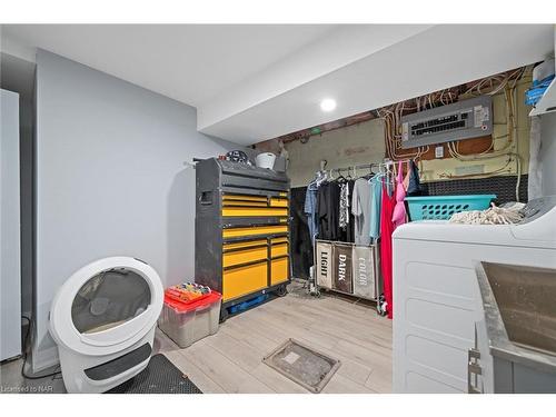 17 Margaret Street, Welland, ON - Indoor Photo Showing Laundry Room