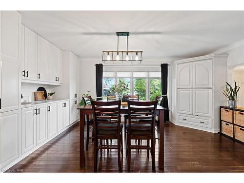 17 Pioneer Court, St. Catharines, ON - Indoor Photo Showing Dining Room