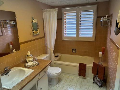 4567 Nancy Drive, Niagara Falls, ON - Indoor Photo Showing Bathroom