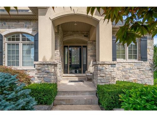 7 Brondi'S Lane Lane, Fonthill, ON - Outdoor With Facade