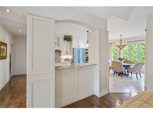 7 Brondi'S Lane Lane, Fonthill, ON - Indoor Photo Showing Kitchen