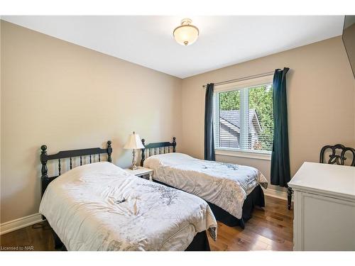 7 Brondi'S Lane Lane, Fonthill, ON - Indoor Photo Showing Bedroom