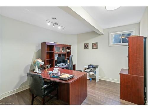 7 Brondi'S Lane Lane, Fonthill, ON - Indoor Photo Showing Office