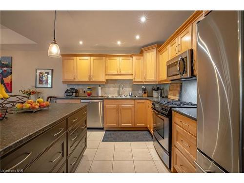 7-3730 Disher Street, Ridgeway, ON - Indoor Photo Showing Kitchen