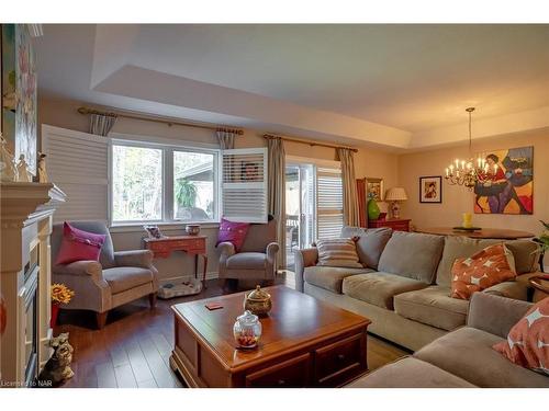 7-3730 Disher Street, Ridgeway, ON - Indoor Photo Showing Living Room