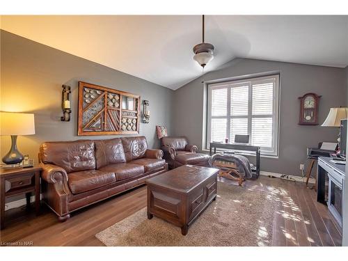 7-3730 Disher Street, Ridgeway, ON - Indoor Photo Showing Living Room