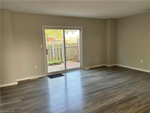 72-65 Dorchester Boulevard, St. Catharines, ON - Indoor Photo Showing Other Room