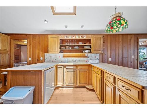 787 Point Abino Road S, Fort Erie, ON - Indoor Photo Showing Kitchen