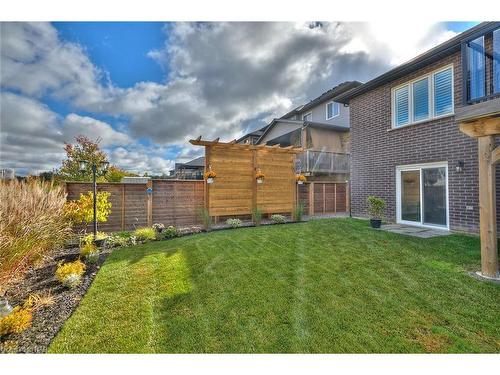 76 Bergenstein Crescent, Fonthill, ON - Outdoor