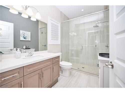 76 Bergenstein Crescent, Fonthill, ON - Indoor Photo Showing Bathroom