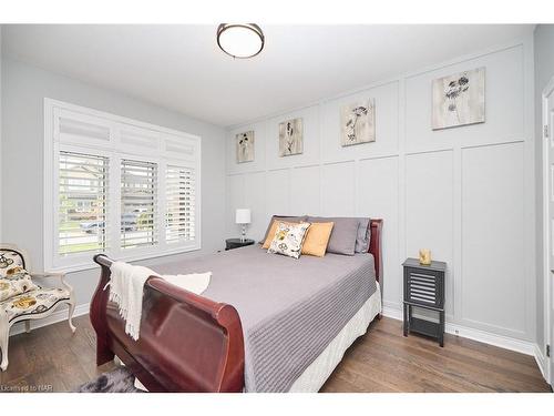 76 Bergenstein Crescent, Fonthill, ON - Indoor Photo Showing Bedroom