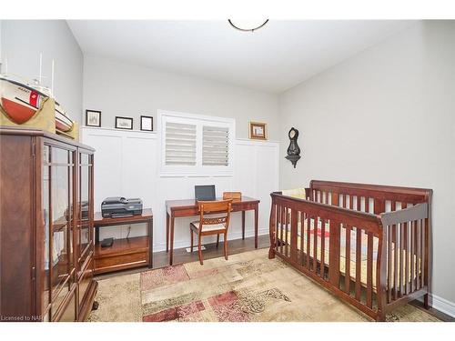 76 Bergenstein Crescent, Fonthill, ON - Indoor Photo Showing Bedroom