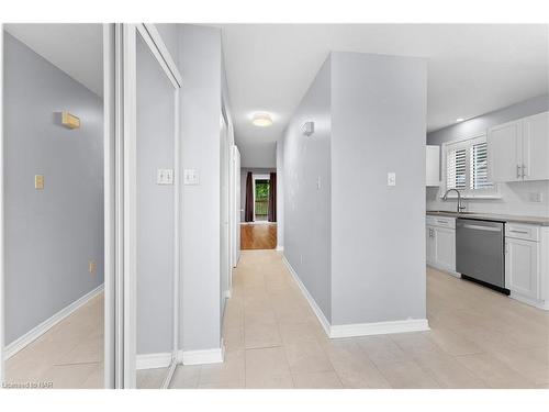 30-122 Bunting Road, St. Catharines, ON - Indoor Photo Showing Kitchen