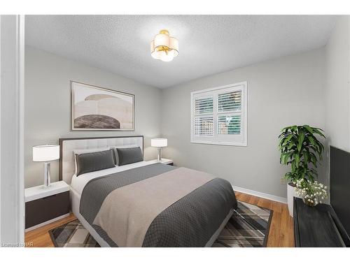 30-122 Bunting Road, St. Catharines, ON - Indoor Photo Showing Bedroom