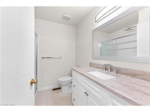 30-122 Bunting Road, St. Catharines, ON - Indoor Photo Showing Bathroom