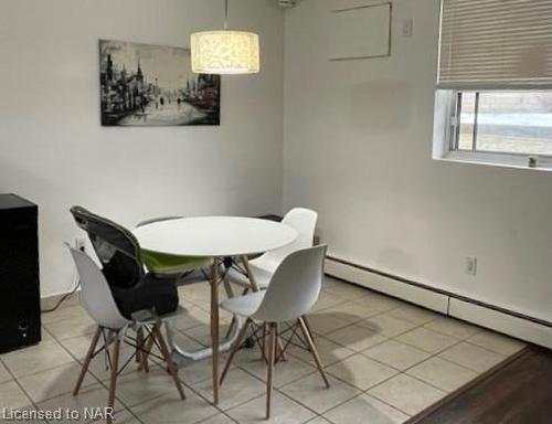 101-242 Oakdale Avenue, St. Catharines, ON - Indoor Photo Showing Dining Room