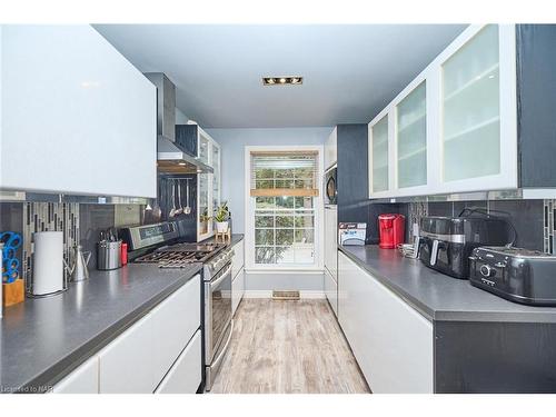 30 Cartier Drive, St. Catharines, ON - Indoor Photo Showing Kitchen