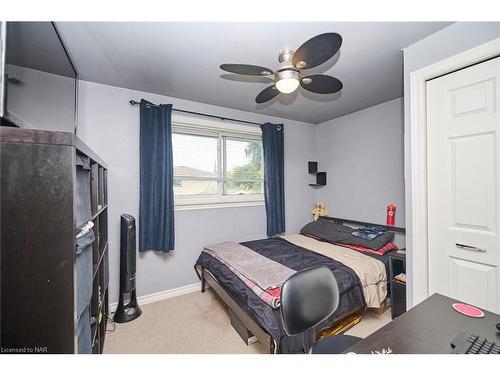 30 Cartier Drive, St. Catharines, ON - Indoor Photo Showing Bedroom