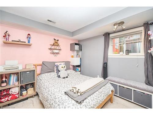 30 Cartier Drive, St. Catharines, ON - Indoor Photo Showing Bedroom