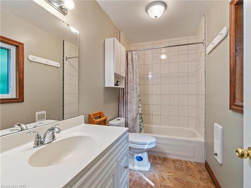 1077 Rignalls Road E, Bracebridge, ON - Indoor Photo Showing Bathroom