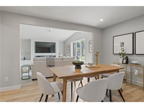 10513 Willoughby Drive, Niagara Falls, ON - Indoor Photo Showing Dining Room