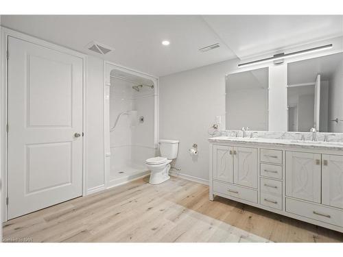 10513 Willoughby Drive, Niagara Falls, ON - Indoor Photo Showing Bathroom