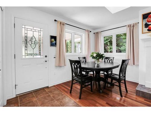 19 Wyckliffe Avenue, Niagara-On-The-Lake, ON - Indoor Photo Showing Dining Room