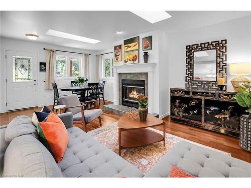 19 Wyckliffe Avenue, Niagara-On-The-Lake, ON - Indoor Photo Showing Living Room With Fireplace