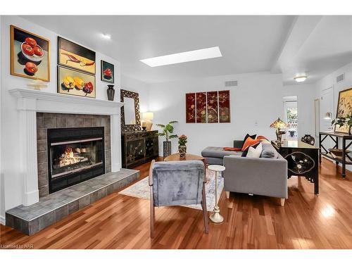 19 Wyckliffe Avenue, Niagara-On-The-Lake, ON - Indoor Photo Showing Living Room With Fireplace