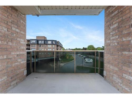 320-8111 Forest Glen Drive, Niagara Falls, ON - Outdoor With Balcony With Exterior