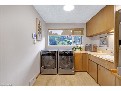 21 Woodmount Drive, St. Catharines, ON - Indoor Photo Showing Laundry Room