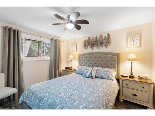 10 Knightwood Drive, St. Catharines, ON - Indoor Photo Showing Bedroom